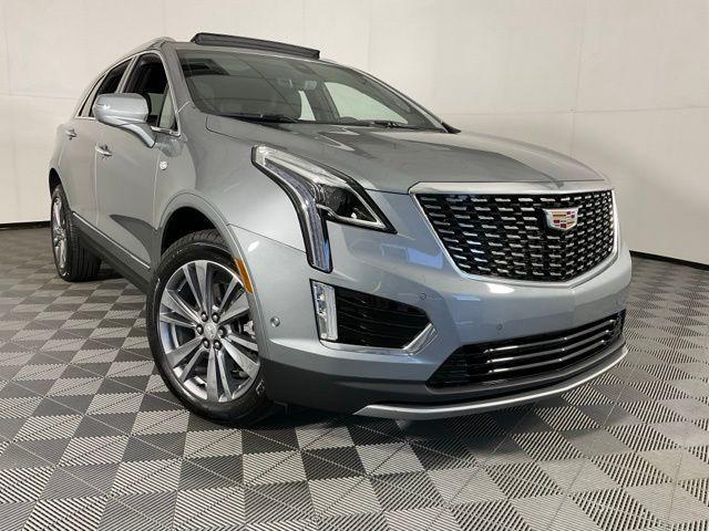 Photo of 2025 Silver Metallic Cadillac XT5