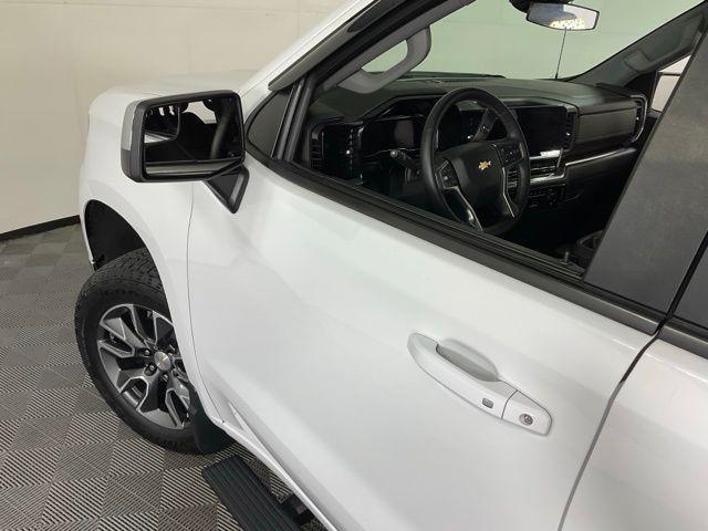 Photo of 2023 Summit White Chevrolet Silverado 1500
