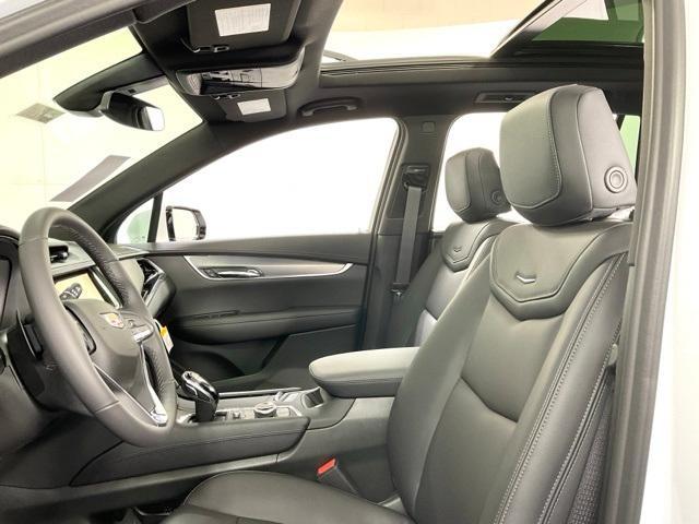 Photo of 2025 Crystal White Tri-Coat Cadillac XT6