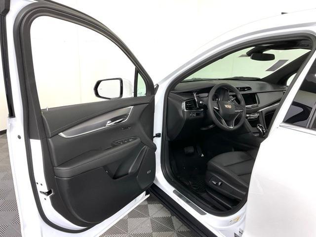 Photo of 2025 Crystal White Tri-Coat Cadillac XT6