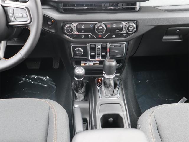 Photo of 2025 Anvil Clearcoat Jeep Gladiator
