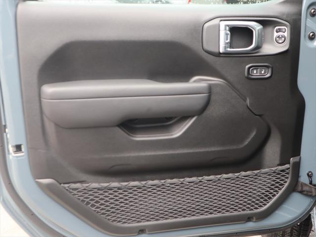 Photo of 2025 Anvil Clearcoat Jeep Gladiator