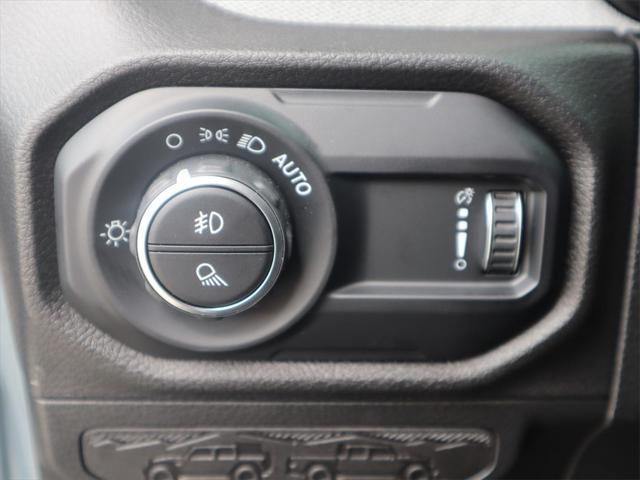 Photo of 2025 Anvil Clearcoat Jeep Gladiator