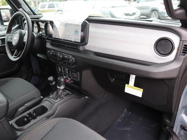 Photo of 2025 Anvil Clearcoat Jeep Gladiator