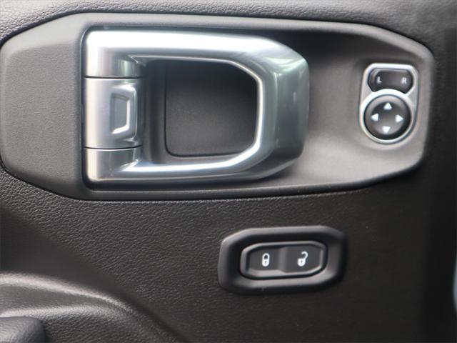 Photo of 2025 Anvil Clearcoat Jeep Gladiator