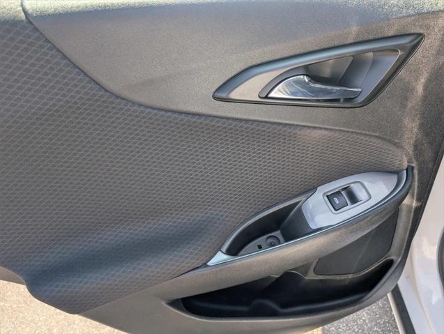 Photo of 2023 Summit White Chevrolet Malibu
