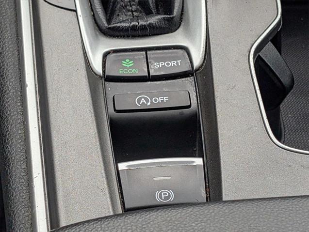 Photo of 2022 Crystal Black Pearl Honda Accord