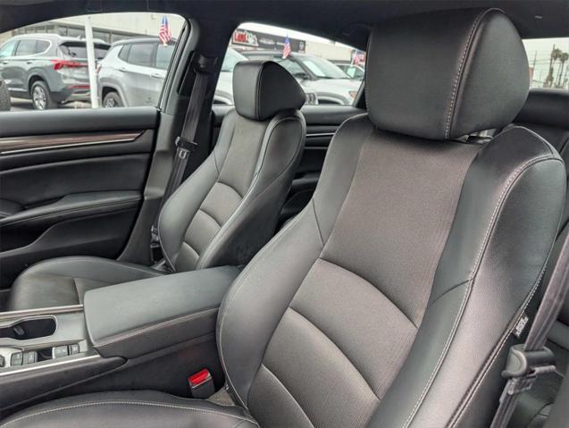 Photo of 2022 Crystal Black Pearl Honda Accord