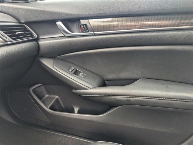 Photo of 2022 Crystal Black Pearl Honda Accord