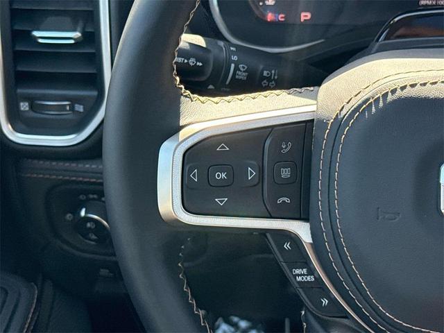 Photo of 2026 Diamond Black Crystal Pearlcoat RAM 1500