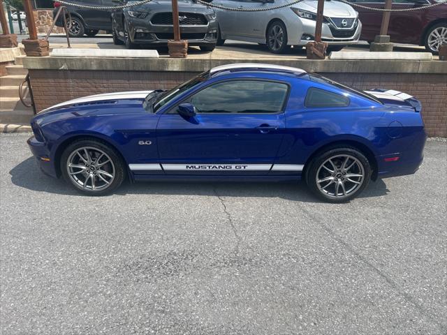 Photo of 2013 BLUE Ford Mustang