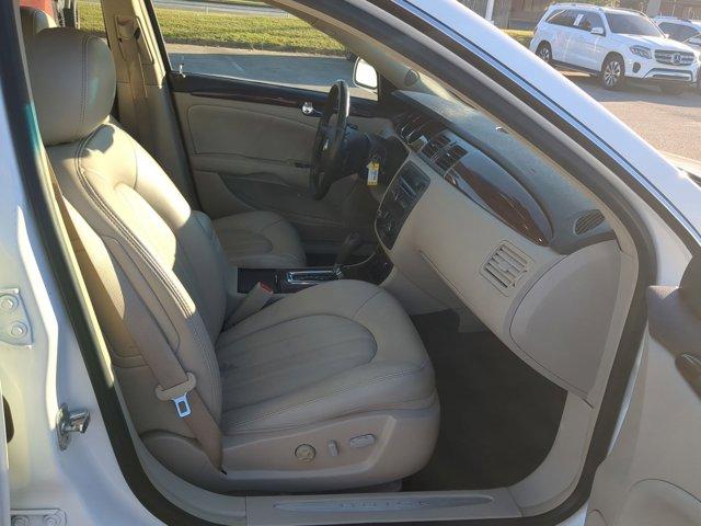 Photo of 2008 White Opal Buick Lucerne