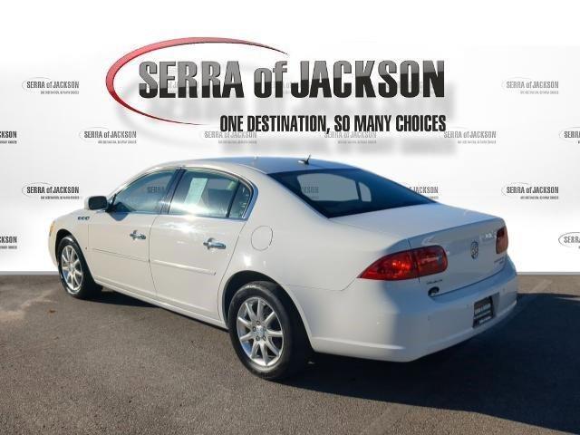 Photo of 2008 White Opal Buick Lucerne