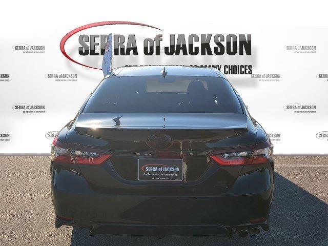Photo of 2024 Midnight Black Metallic Toyota Camry
