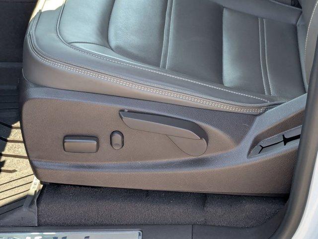 Photo of 2021 Summit White GMC Canyon
