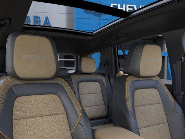 Photo of 2026 Polar White Tricoat Chevrolet Equinox