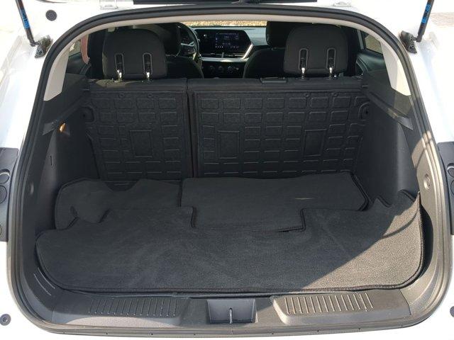 Photo of 2024 Summit White Chevrolet Trax
