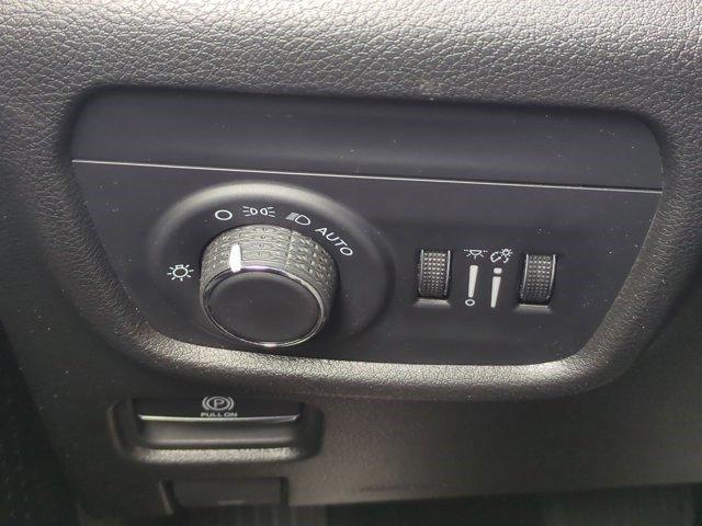 Photo of 2024 Silver Zynith Jeep Grand Cherokee