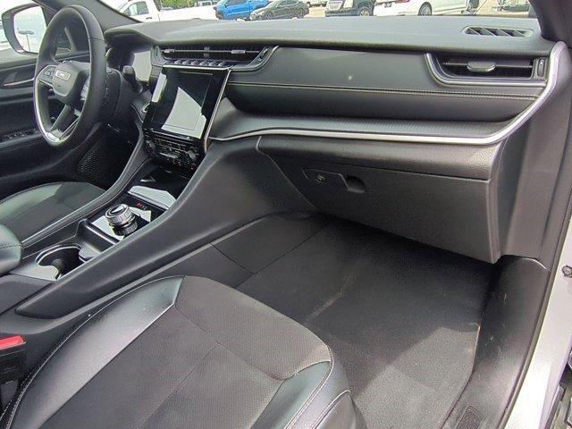 Photo of 2024 Silver Zynith Jeep Grand Cherokee