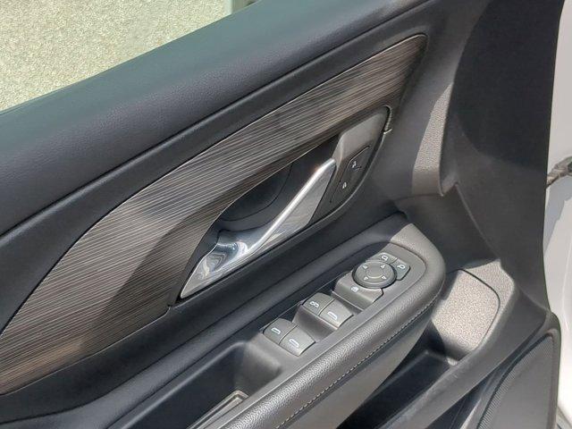 Photo of 2023 Summit White GMC Terrain