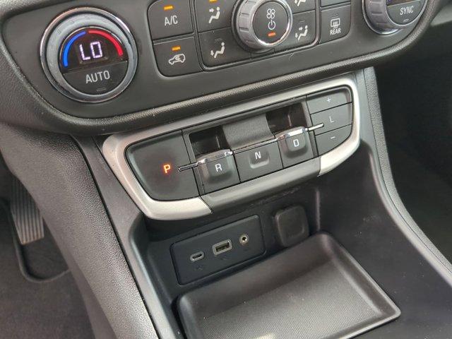 Photo of 2023 Summit White GMC Terrain