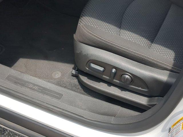 Photo of 2023 Summit White GMC Terrain