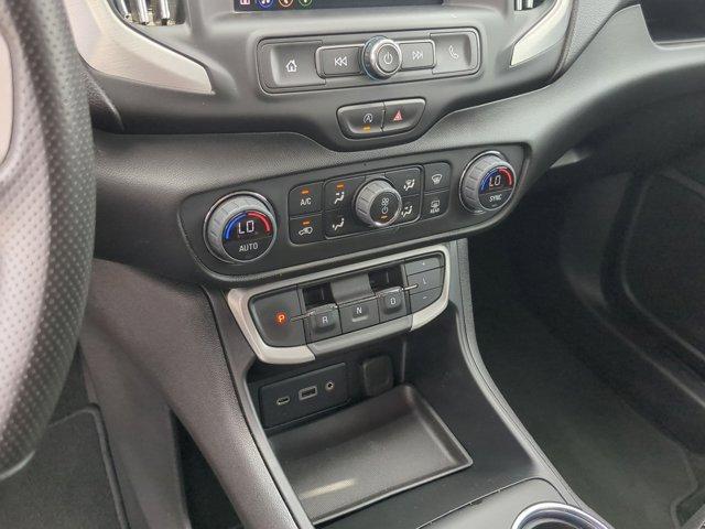 Photo of 2023 Summit White GMC Terrain