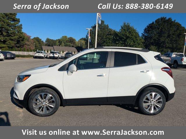 Photo of 2020 Summit White Buick Encore