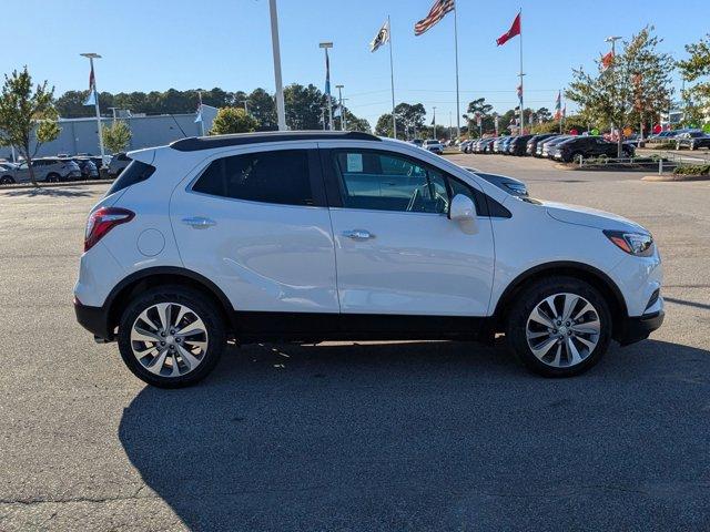 Photo of 2020 Summit White Buick Encore