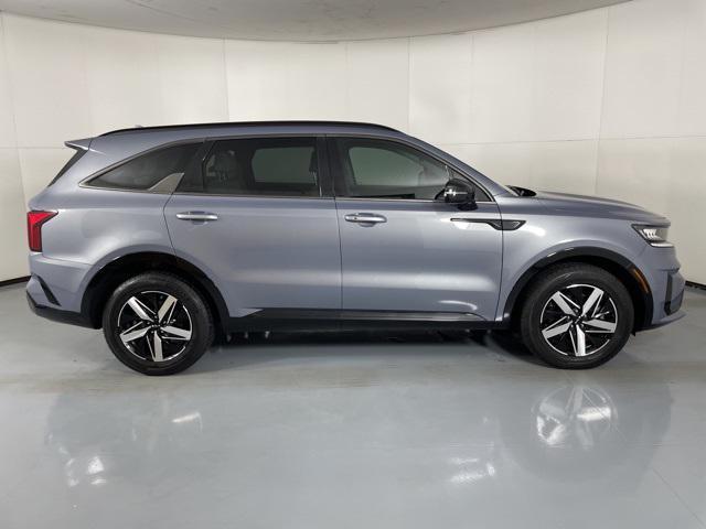 Photo of 2022 Everlasting Silver Kia Sorento