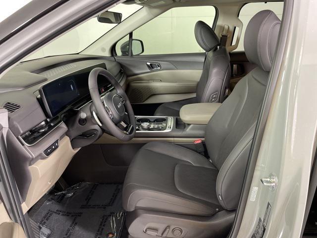 Photo of 2026 Ceramic Silver Kia Carnival Hybrid