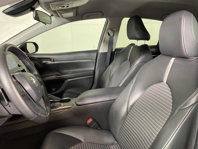 Photo of 2022 Midnight Black Metallic Toyota Camry