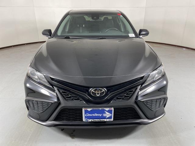 Photo of 2022 Midnight Black Metallic Toyota Camry