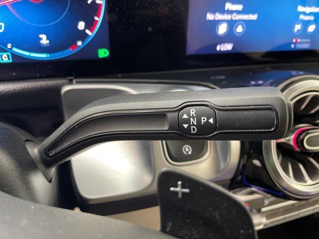 Photo of 2022 Polar White Mercedes-Benz GLB 250