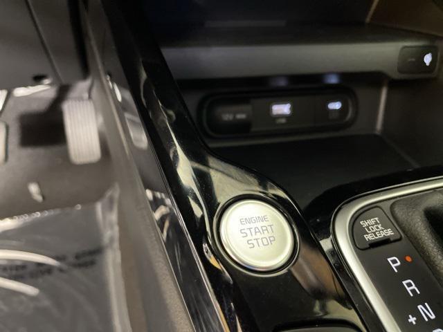 Photo of 2025 Snow White Pearl Kia Soul