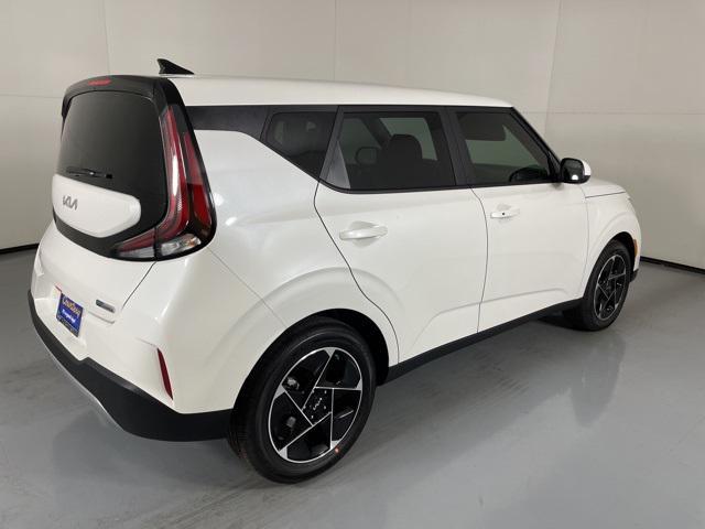 Photo of 2025 Snow White Pearl Kia Soul
