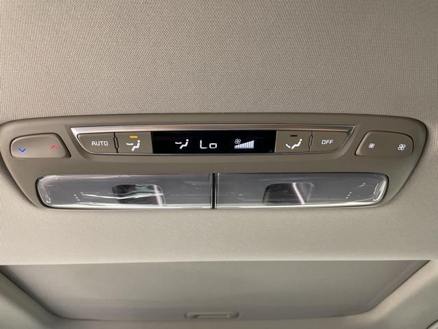 Photo of 2025 Everlasting Silver Kia Telluride