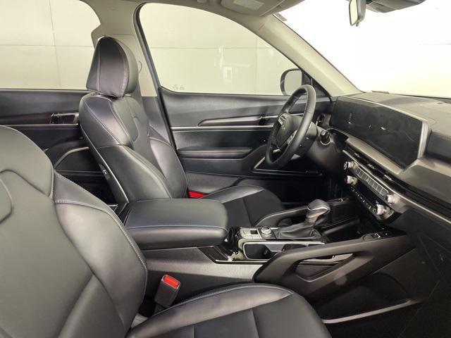 Photo of 2025 Everlasting Silver Kia Telluride