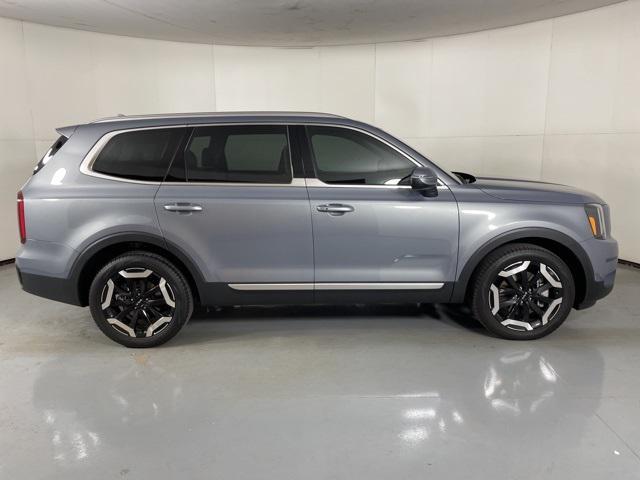 Photo of 2025 Everlasting Silver Kia Telluride