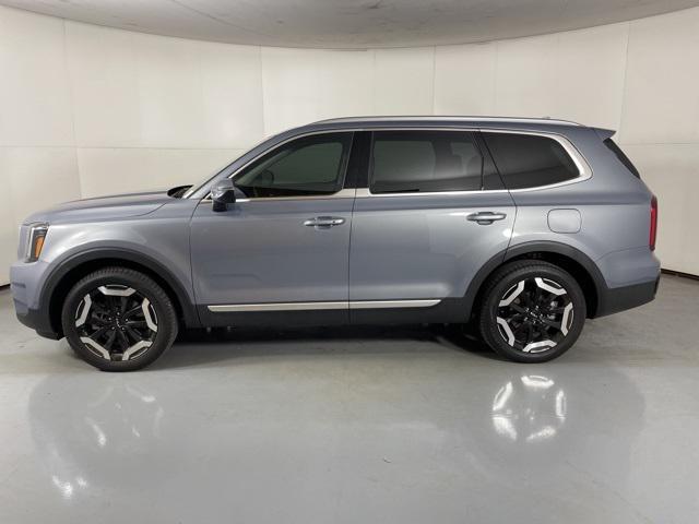 Photo of 2025 Everlasting Silver Kia Telluride