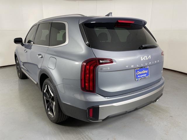 Photo of 2025 Everlasting Silver Kia Telluride