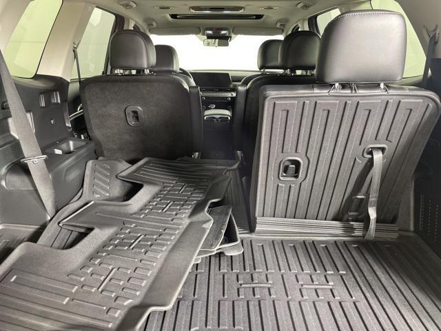 Photo of 2025 Everlasting Silver Kia Telluride