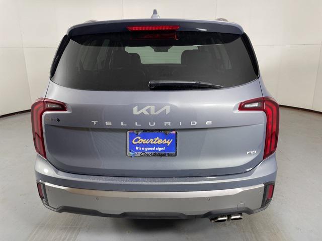 Photo of 2025 Everlasting Silver Kia Telluride