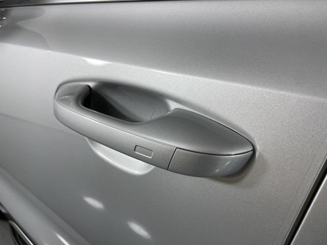 Photo of 2025 Silky Silver Kia Sorento Hybrid