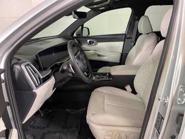 Photo of 2025 Silky Silver Kia Sorento Hybrid