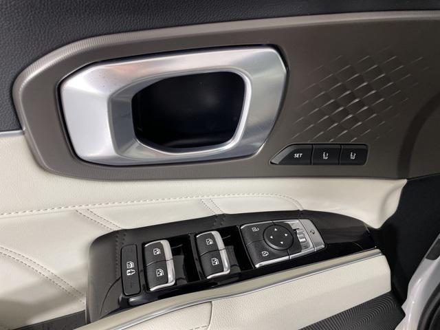 Photo of 2025 Silky Silver Kia Sorento Hybrid