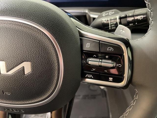 Photo of 2025 Silky Silver Kia Sorento Hybrid