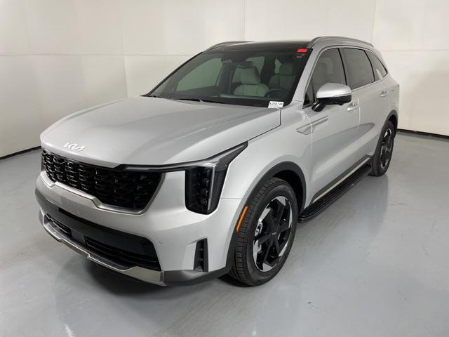 Photo of 2025 Silky Silver Kia Sorento Hybrid