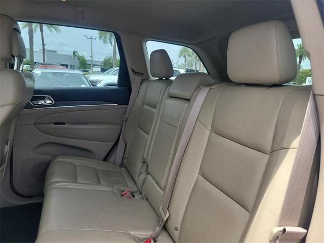 Photo of 2017 Diamond Black Jeep Grand Cherokee