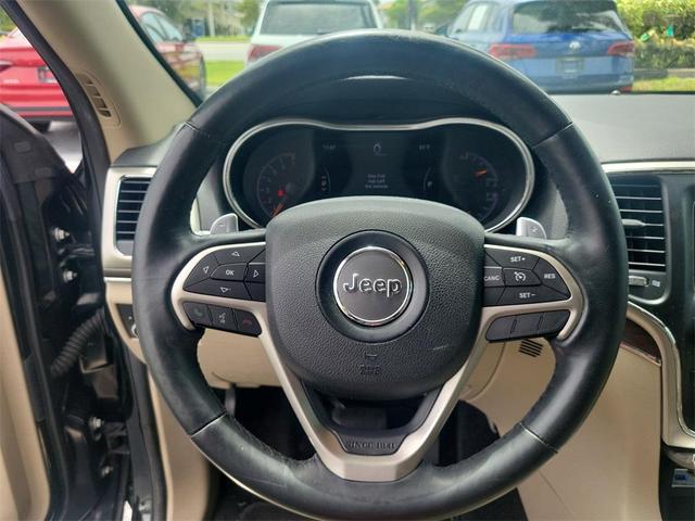 Photo of 2017 Diamond Black Jeep Grand Cherokee